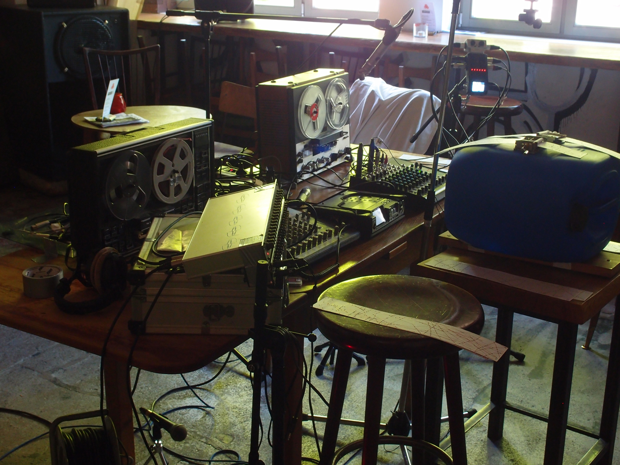 2020-04-28 'sand' Remix Teil 8 (Aufnahme Tonband und Remix 3 (Audio + Video)